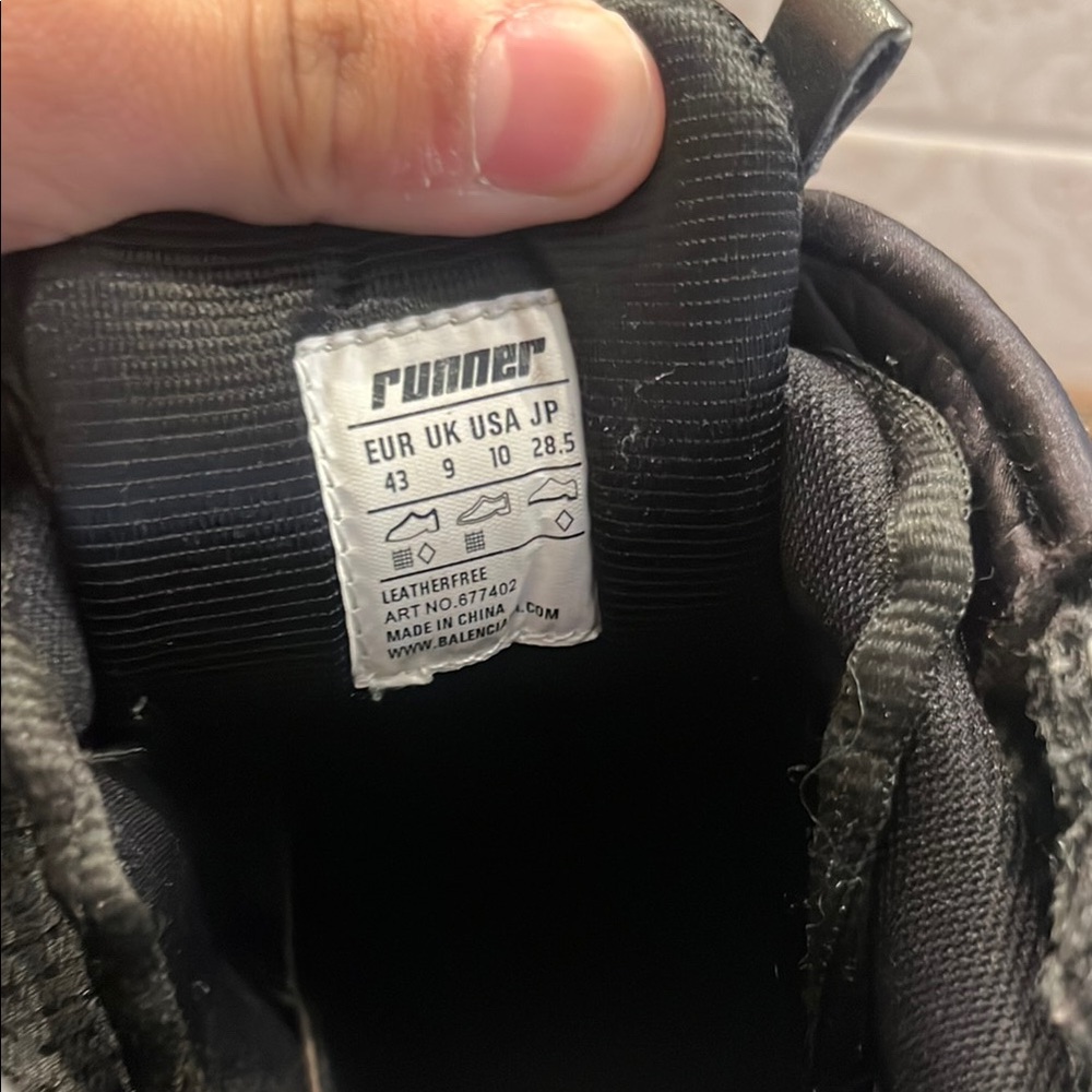 Balenciaga Black Sneakers - Picture 7 of 8